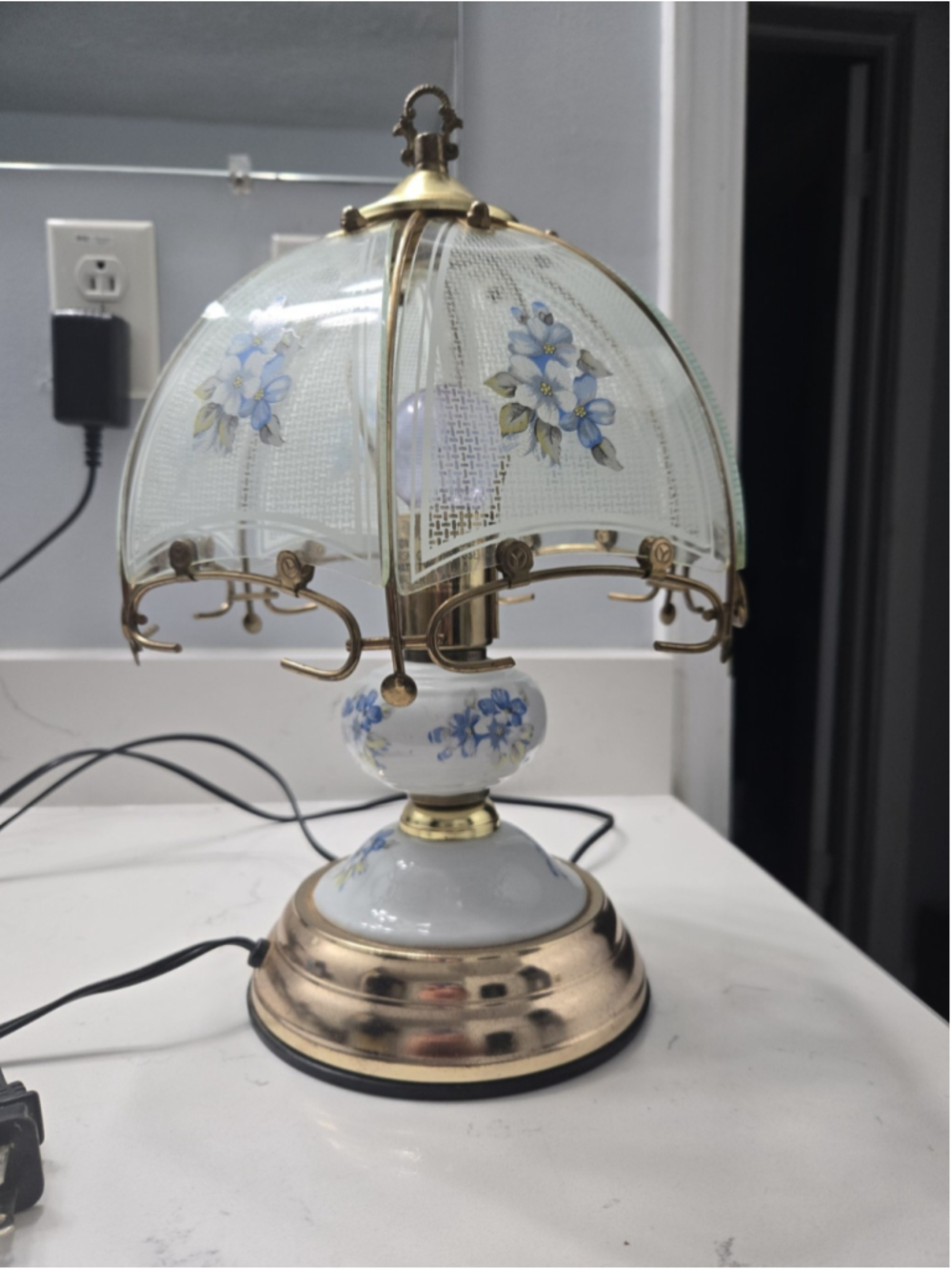 Vintage Brass Table Lamp 6 Glass Panels Blue Floral Forget Me Not Inline Switch